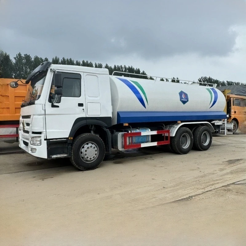 Lori Tanker Bahan Api Howo